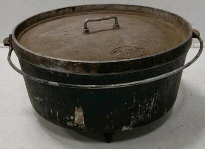 GSI Outdoors 14" Hard Anodized Camp Dutch Oven, 8 Qt Capacity, 3-Leg Design