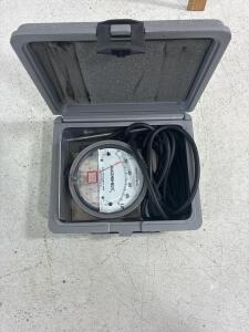 Dwyer Series 2000 Magnehelic Differential Pressure Guage