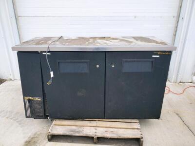 True Commercial Beverage Cooler, 2 Solid Sliding Doors (zone -2)