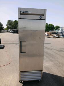 True Commercial Single Door Upright Freezer, 19-23 cu ft, Bottom Compressor, Casters