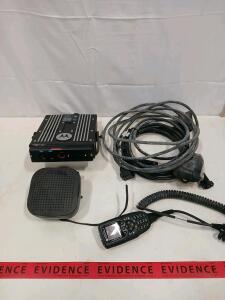Motorola APX 7500 Mobile Two-Way Radio 7/800 VHF, Keypad Mic, External Speaker, Track: CAH119PZLB