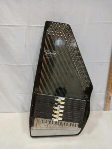 Oscar Schmidt 8-Bar Autoharp, 36 Strings, Gloss Black, Labeled Chord Bars, Vintage Acoustic