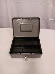 Gray Steel Cash Box with Key, 5-Compartment Tray, Carry Handle, "SUZY" Lock, 11"x7.5"x3"