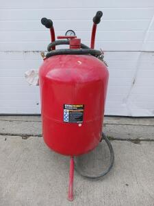 Central Pneumatic 40 lb Portable Pressure Abrasive Blaster