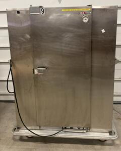 Carter-Hoffmann FH90-0015B Heated Holding Cabinet, 120V, 36 Pan Capacity ( Powers On )
