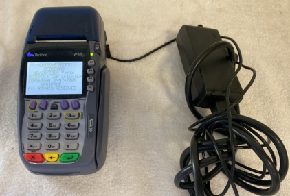 Verifone Vx570 Countertop POS Terminal w/ Printer & Power Adapter, S/N 210-458-981 ( Powers On ) - ( R7 )