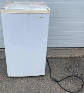 Compact White Mini Refrigerator with Freezer, 3.2 cu ft Capacity, Manual Temperature Control