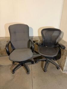 Herman Miller Aeron Ergonomic Mesh Chair & Padded Task Chair, Adjustable, Swivel, Gray/Black