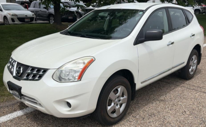 2013 NISSAN ROGUE - 4X4!