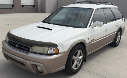 1999 SUBARU LEGACY - LEATHER SEATS!