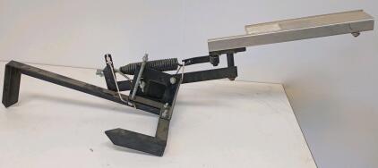 Manual Clay Pigeon Trap Thrower, Adjustable Angle 5&deg;-35&deg;, Throws Up To 230 Ft