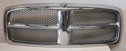 2002-2005 Dodge Ram 1500 Chrome Honeycomb Grille With Emblem