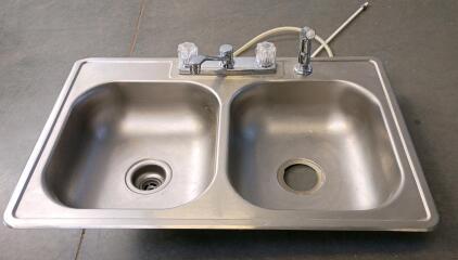 Double Bowl 33" x 22" Stainless Steel Kitchen Sink With 2-Handle Faucet And Side Sprayer