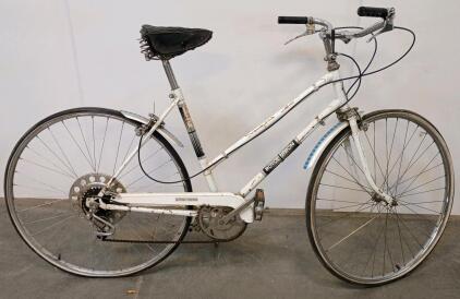 Royce Union Step-Through 5-Speed Road Bike, Steel, 27&rdquo; Wheels, White/Blue, Vintage