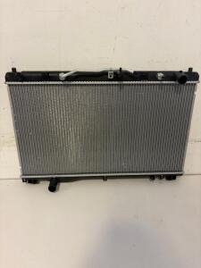 Aluminum Crossflow Radiator With Plastic Tanks, 1-Row Core, Integrated Transmission Oil Cooler