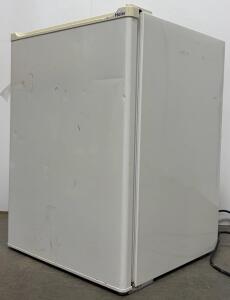 Haier HSB03-01 2.7 Cu Ft Mini Fridge With Freezer, White, Reversible Door