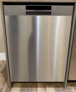 *OFFSITE*BREDA Built-In Dishwasher, Stainless Steel, 15 Place Settings, 6 Wash Cycles, 43 dBA
