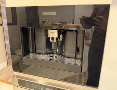 *OFFSITE*Fulgor Milano F7BC24B1 Built-In Automatic Coffee Machine, Touch Controls, Milk Frother, Black Glass