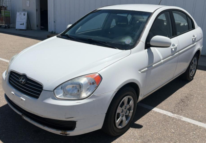 2011 HYUNDAI ACCENT - FWD!