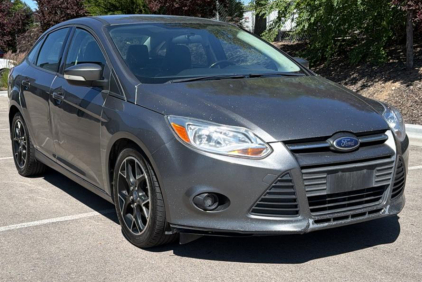 2013 FORD FOCUS - 120K MILES!