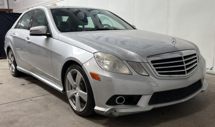 2010 MERCEDES E-CLASS - SUNROOF!
