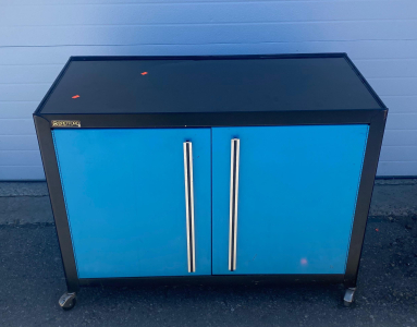 Bretford CA2642 Adjustable Cabinet Cart, 24" x 18", 26-42" Height, 20-Gauge Steel, 4" Casters inspect in person