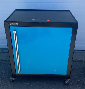 Bretford Metal Storage Cabinet/Utility Cart, 24" x 18" x 42", Lockable Door, 4 Casters inspect in person
