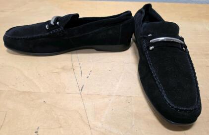 (1) Pair of Stacy Adams Men's Black Suede Loafers Size 10M
