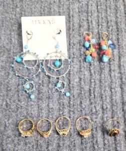 (5) Cosmetic Rings & (2) Pair Of Earrings