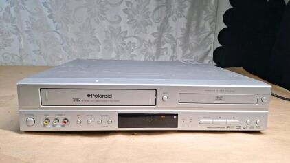 (1) Polaroid DVC-2000 4-Head Hi-Fi VCR & DVD Combo Player