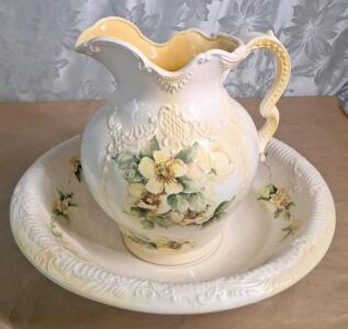 (1) Arnel's Vintage Yellow Floral Pattern Ceramic Pitcher & Basin Set