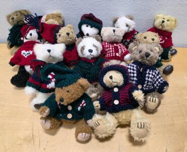 Holiday Sweater Teddy Bear Collection &ndash; Hand-Knit Outfits, Plush Collectibles