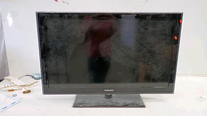 Samsung LNT4065FX/XAA 40" 1080p LCD TV, 4 HDMI Ports, June 2009 Manufacture