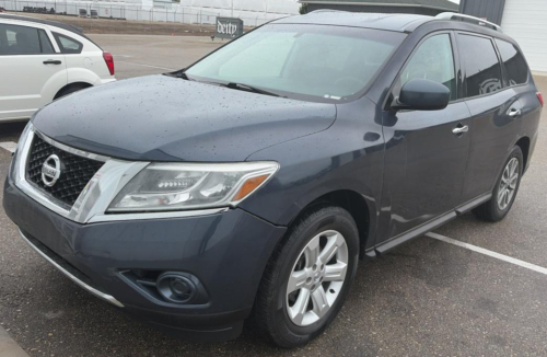 2016 NISSAN PATHFINDER - FWD!
