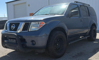 2005 NISSAN PATHFINDER - 4X4!