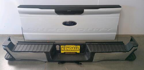 Ford Super Duty F-250/F-350 2017&ndash;2019 OEM Tailgate & Rear Bumper Chrome White, With Sensors