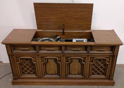 Magnavox Console Stereo System With AM/FM Radio, Turntable, And Cassette Player56"x27"x16"
