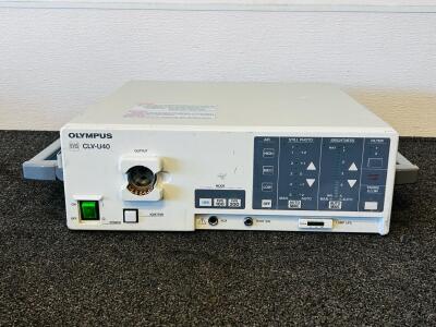 Olympus CLV-U40 EVIS Universal Light Source, 120V, 300W Xenon, Model 7919078, Japan (Tested and Powers On)
