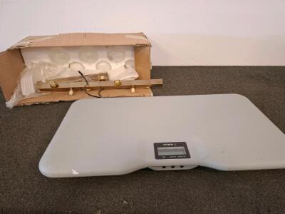 W.C. Redmon Co. XL Digital Scale with Remote Display, Model #7473, 330 lb Capacity