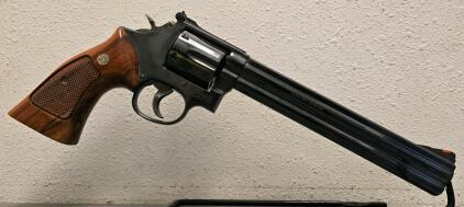 Smith & Wesson Model 586 .357 Magnum Revolver, 8 3/8" Barrel, Blued Finish, Wood Grips