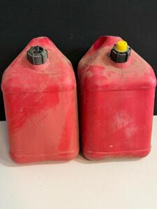 Blitz 5-Gallon (18.9L) Plastic Gasoline Fuel Cans, Red, Made In USA, Standard Spout