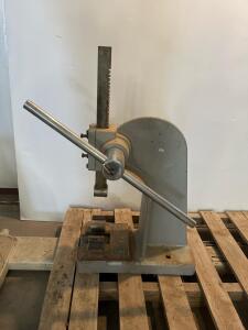 Manual Arbor Press, 1 Ton Capacity, 14" Handle, 8"x12" Base, Grey, Rack & Pinion