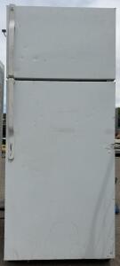 Top Freezer Refrigerator White, 3 Shelves, 2 Drawers, Door Bins