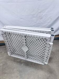 White Plastic Pressure-Mounted Safety Gate, Adjustable Width 26&ndash;42", 23" Height
