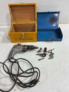 Black and Decker Industrial Torque Scrugun ( tested/ functions),Assorted accessories and bits. Portable tool box.