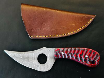 Custom Damascus Steel Skinner Knife With Red/Black Textured Handle And Leather Sheath
