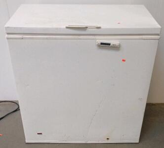 Frigidaire Heavy Duty Commercial Chest Freezer, Approx. 15.6 cu ft Capacity,