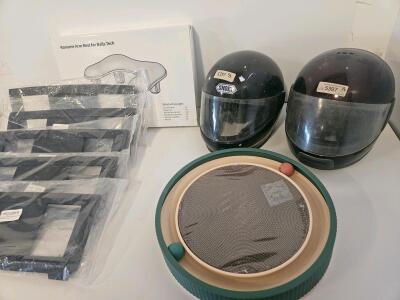 Shoei Full-Face Motorcycle Helmet Size L, Six Music Stands, Cat Scratch Toy, Nail Tech Armrest