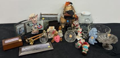 Mixed Decorative Home Goods & Collectibles Lot