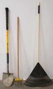 Stanley Accuscape Shovel, Manual Lawn Aerator, and Leaf Rake - Set of 3 Garden Tools